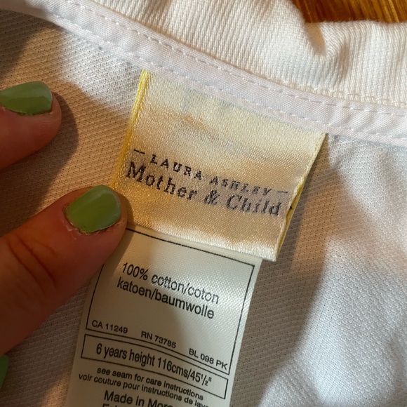 Collared White Button Down Shirt - Picture 5 of 5